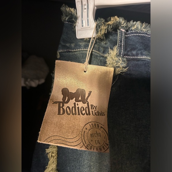 Bodied by Uchis shorts - Picture 3 of 4